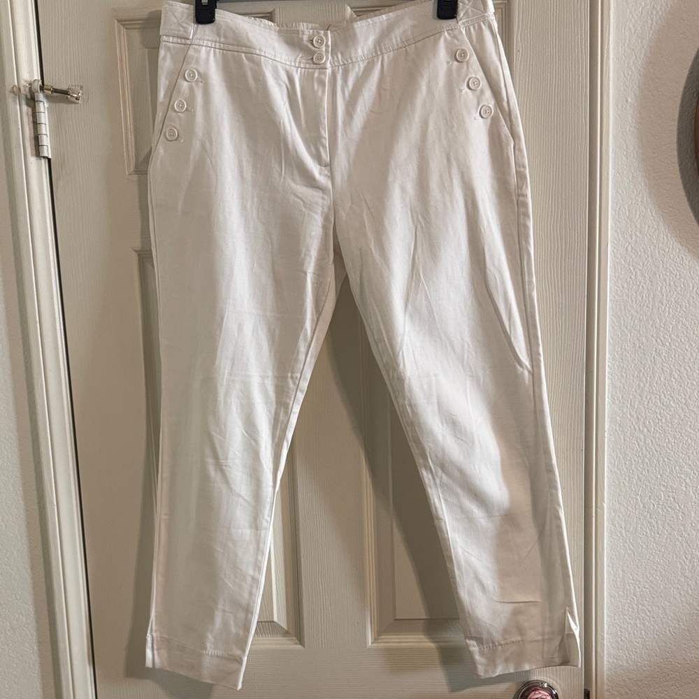 Sag Harbor White Button-Accent Cropped Pants